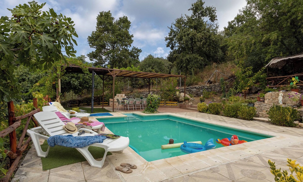 El Real de San Vicente House | Country House 'Casa Las Alberquillas' with Mountain View, Wi-Fi and Air Conditioning