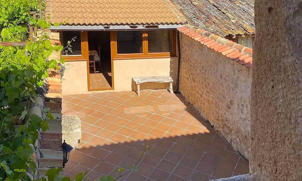 Penalba de San Esteban House | Country House 'La Marcela' with Mountain View, Private Terrace and Wi-Fi