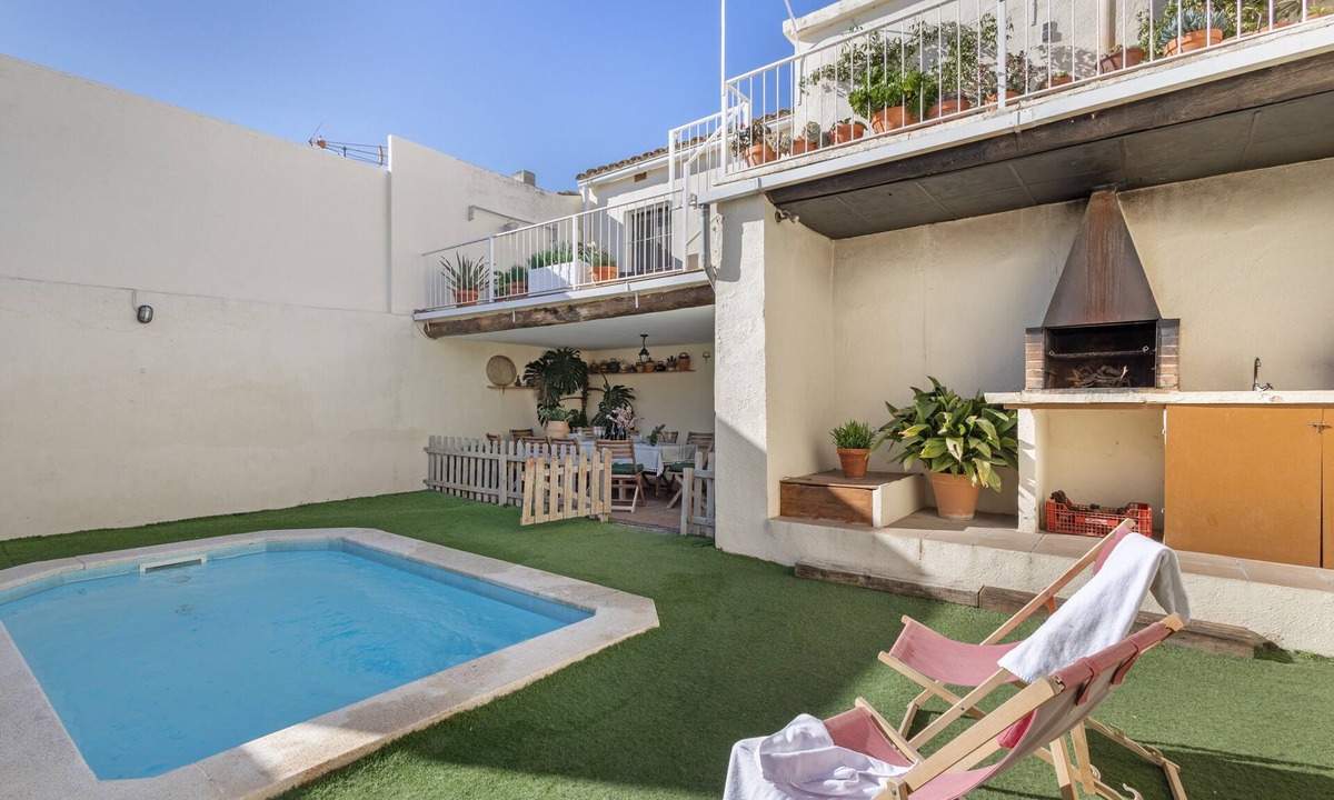 Sant Jaume dels Domenys House | Country House 'Cal Cabrer' with Mountain View, Private Pool and Wi-Fi