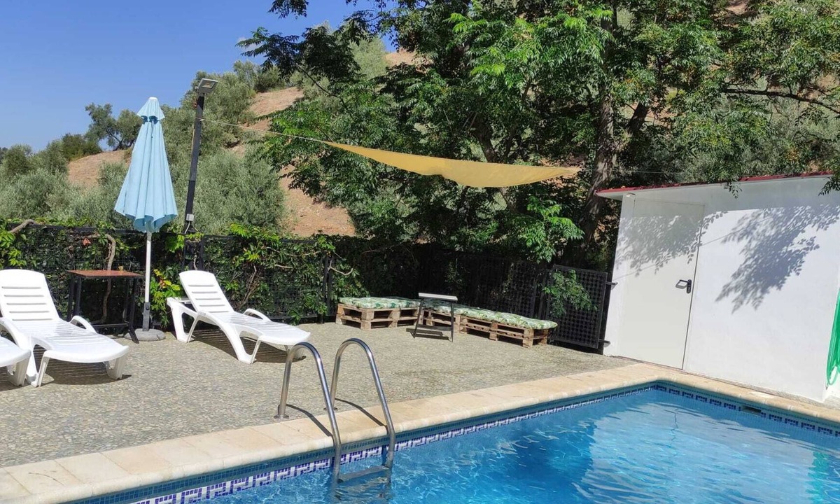 Iznatoraf House | Country House 'Los Angostones' with Mountain View, Pool and Air Conditioning