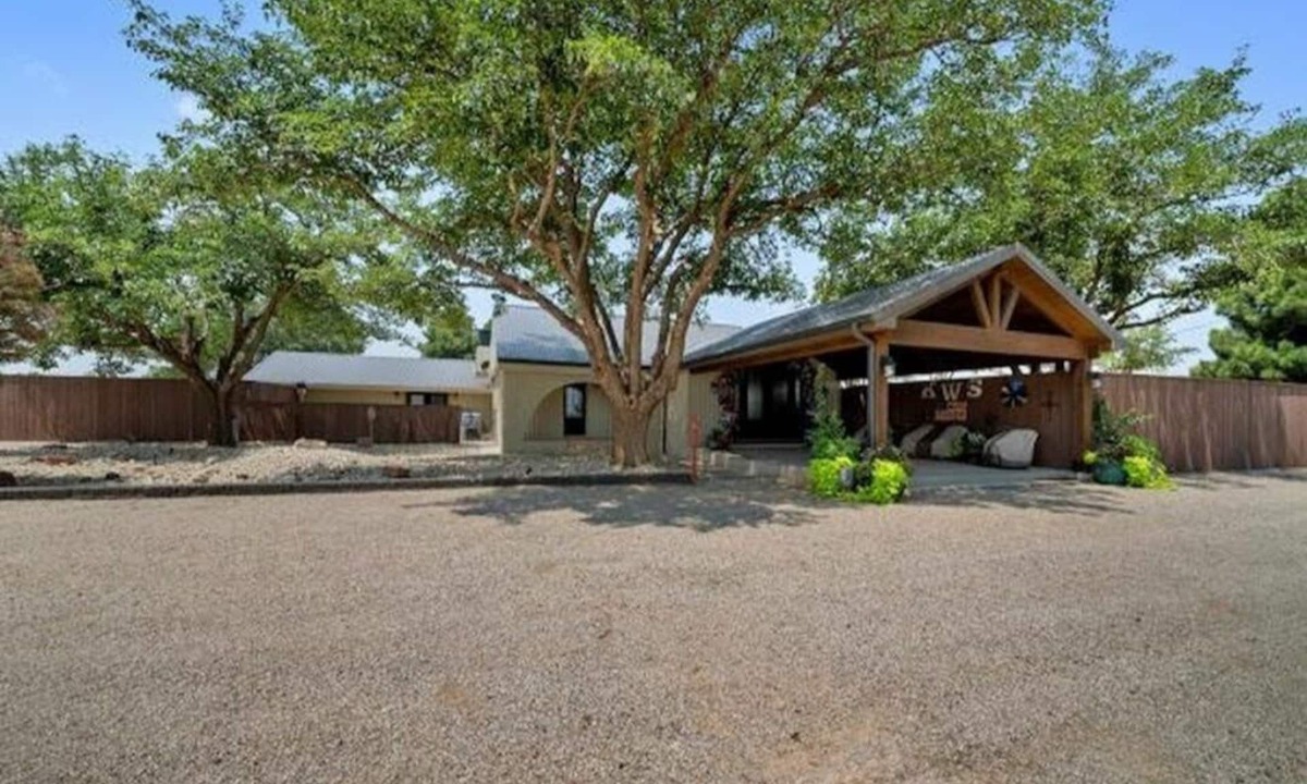Stanton House | Country Estate Home in West Texas