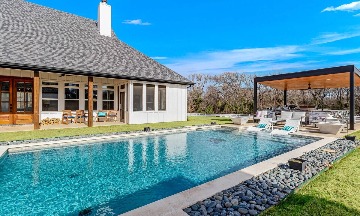 Lindale House | Country estate - pool, outdoor kitchen, home theater, game room, porches