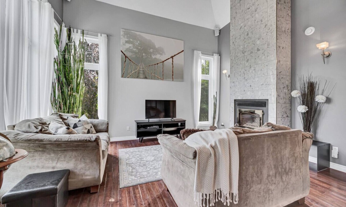 Communaute-Urbaine-de-l'Outaouais House | Country family house
