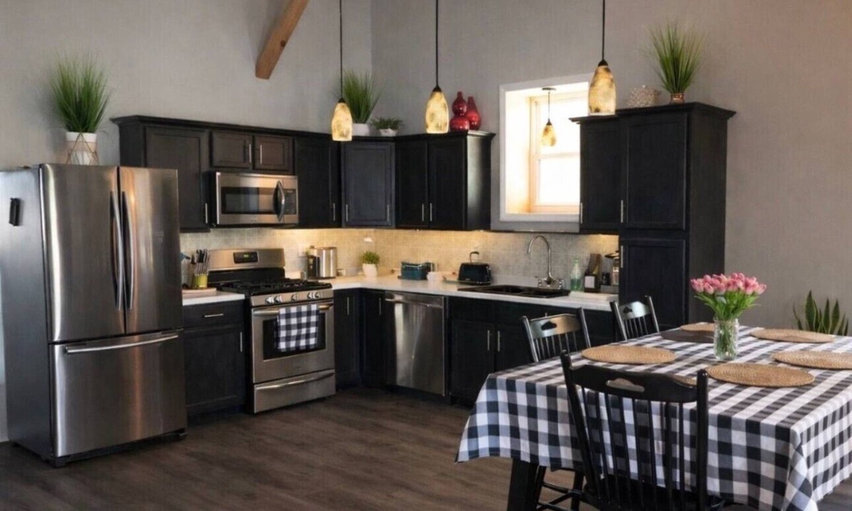 Brewer House | Country Farmhouse | Large Parking 4 bed/2 bath