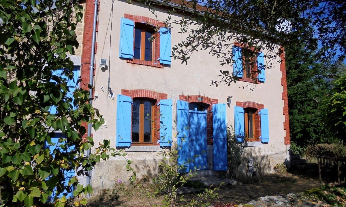 Saint-Julien-la-Genete House | Countryside Stay with your pets