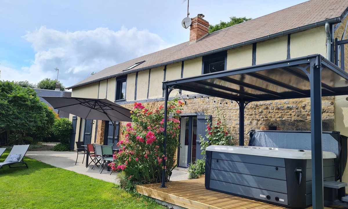 Cisai-Saint-Aubin House | Country gite with spa