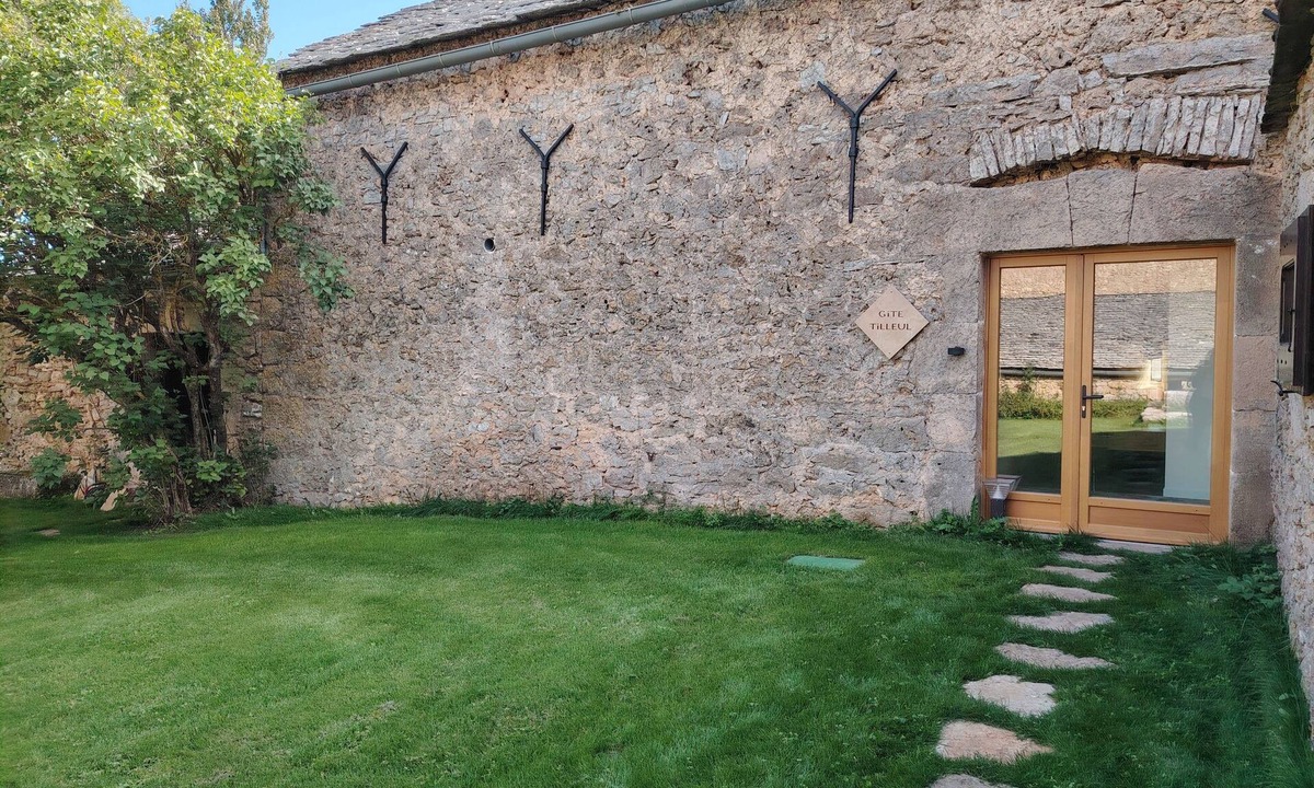 Creissels House | Country gîte in the heart of Larzac with breathtaking view of the Millau Viaduct