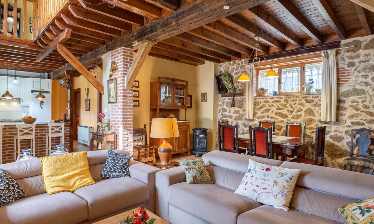Bonilla de la Sierra House | Country House 'El Mirador Del Gato 2' with Mountain View, Shared Pool and Wi-Fi