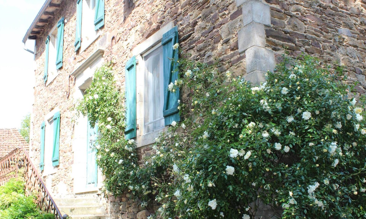 Brousse-le-Chateau Cottage | country holiday home - 5 rooms - 7/9 persons