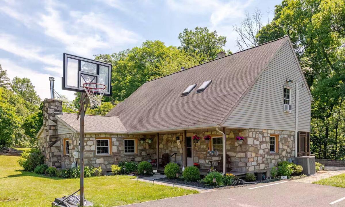 Hatfield House | Country home in beautiful Bucks County