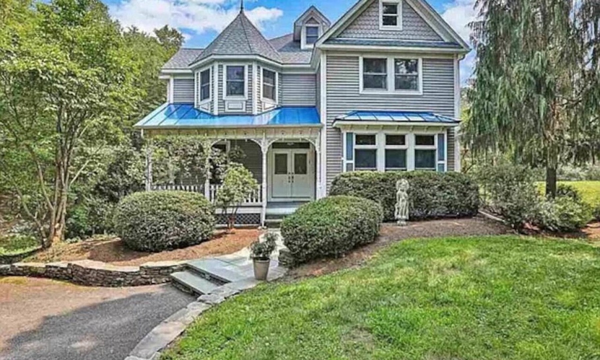 New Paltz House | Country home with rock climbing gym, pond & creek.