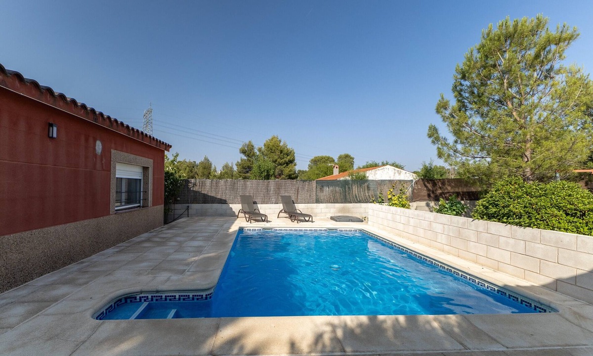 Fuentiduena de Tajo House | Country House 'Casa Fina' with Private Pool, Shared Terrace and Wi-Fi