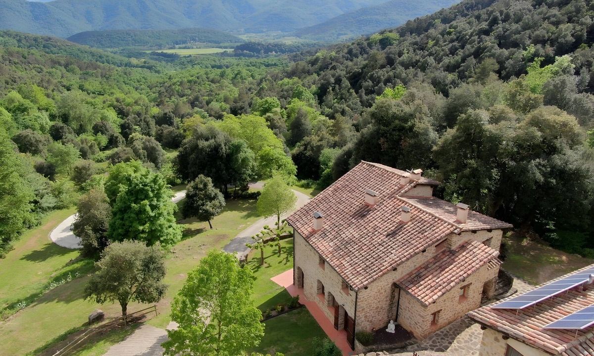La Vall de Bianya House | Country House 'La Coma D'en Roca' with Mountain View, Private Pool and Wi-Fi