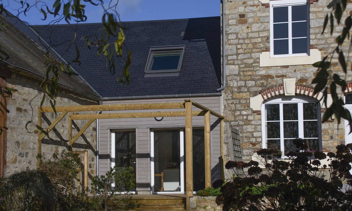 Domfront en Poiraie Cottage | Country house, pets on request - 4 guests