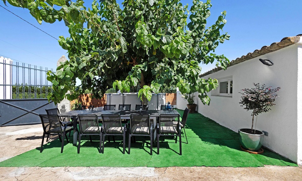 San Martin Sarroca House | Country House 'Cal Peret Miquelet' with Mountain View, Private Pool and Wi-Fi
