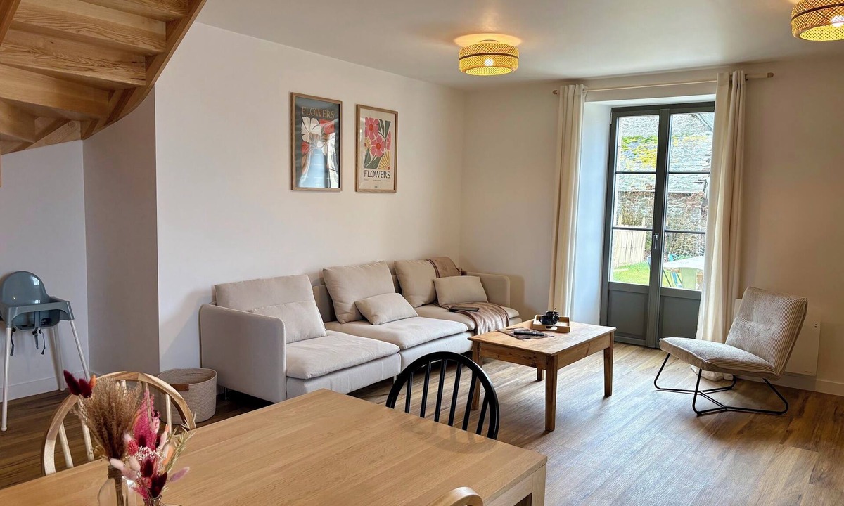 Corseul House | Country house between land and sea