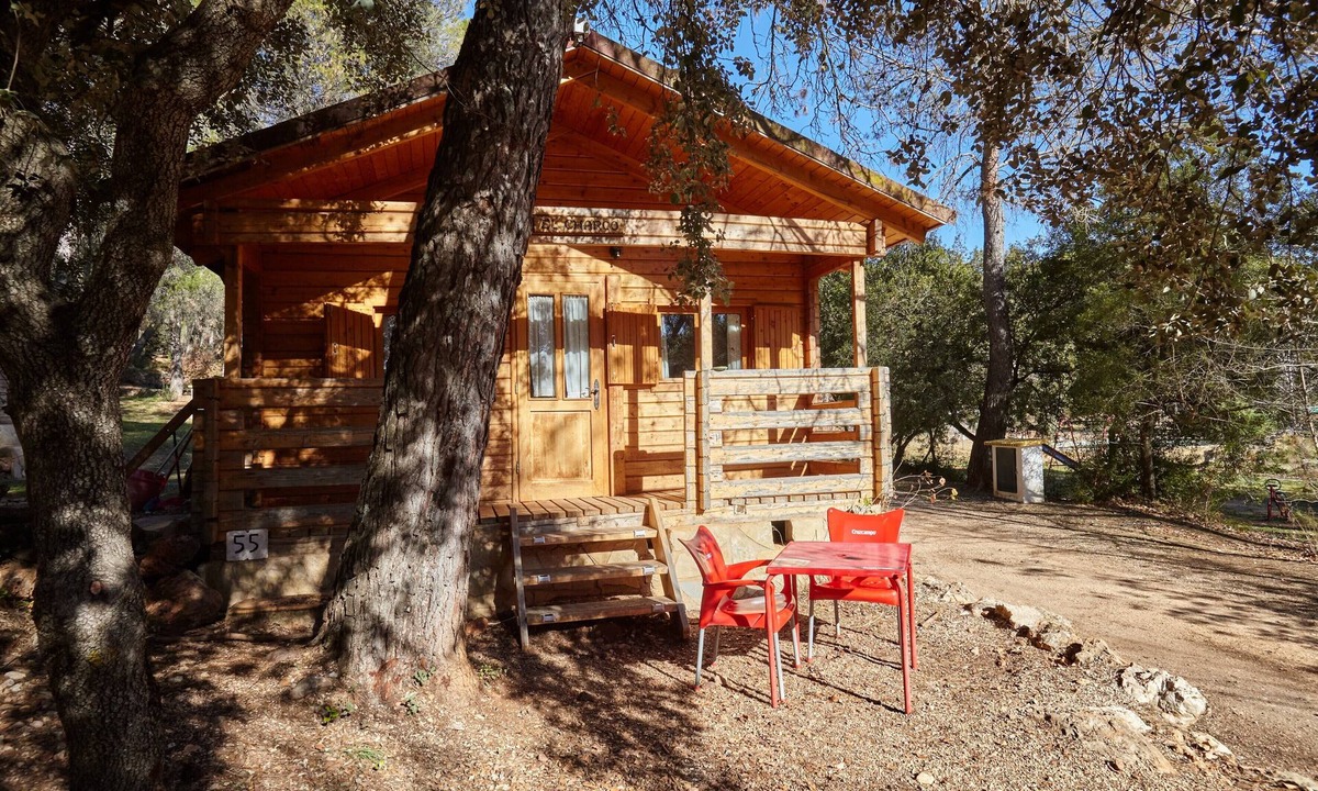 Hornos House | Country House 'Cabaña De Madera 4' with Mountain View, Shared Pool and Air Conditioning