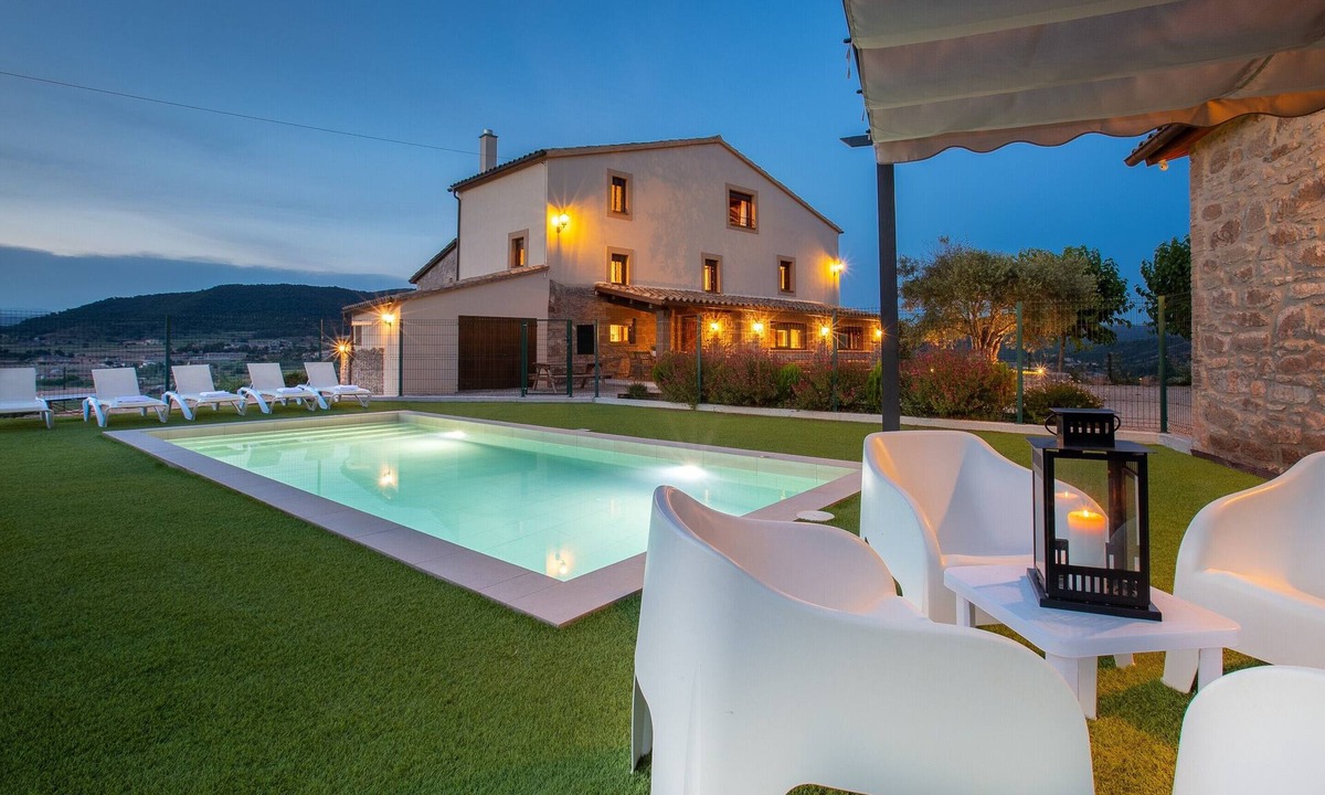 Cardona House | Country House 'Cal Miró' with Mountain View, Wi-Fi