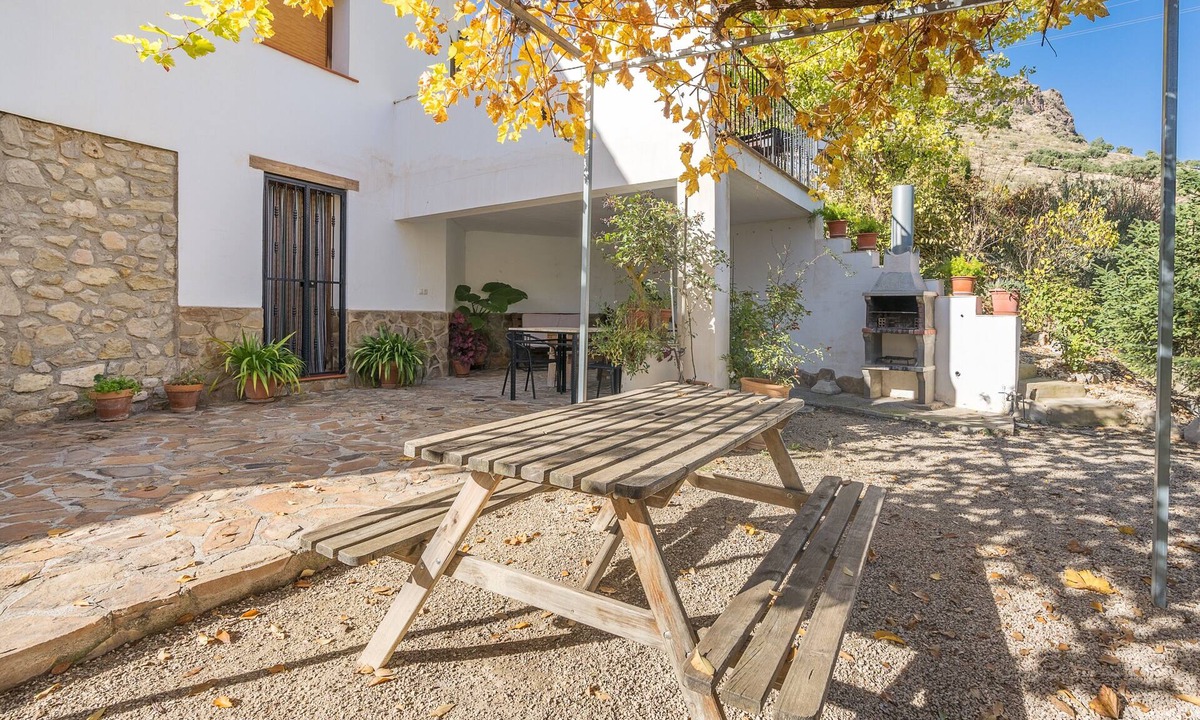 Castril House | Country House 'Casa Grande Casa Rural' with Mountain View, Wi-Fi and Air Conditioning