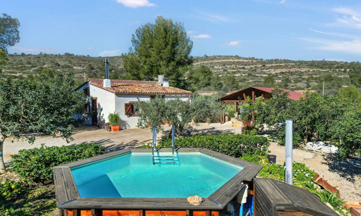 Pedreguer House | Country House 'El Castellet De L'Ocaive' with Mountain View, Wi-Fi and Air Conditioning