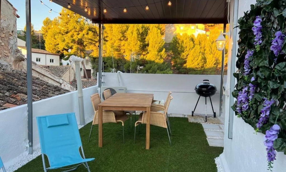 Zarra House | Country House 'El Encanto' with Mountain View, Private Terrace and Air Conditioning