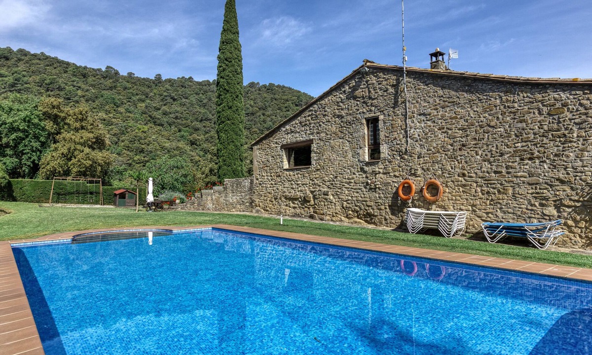 Merlant House | Country House 'El Paller I De Can Soler' with Shared Pool, Shared Garden and Wi-Fi