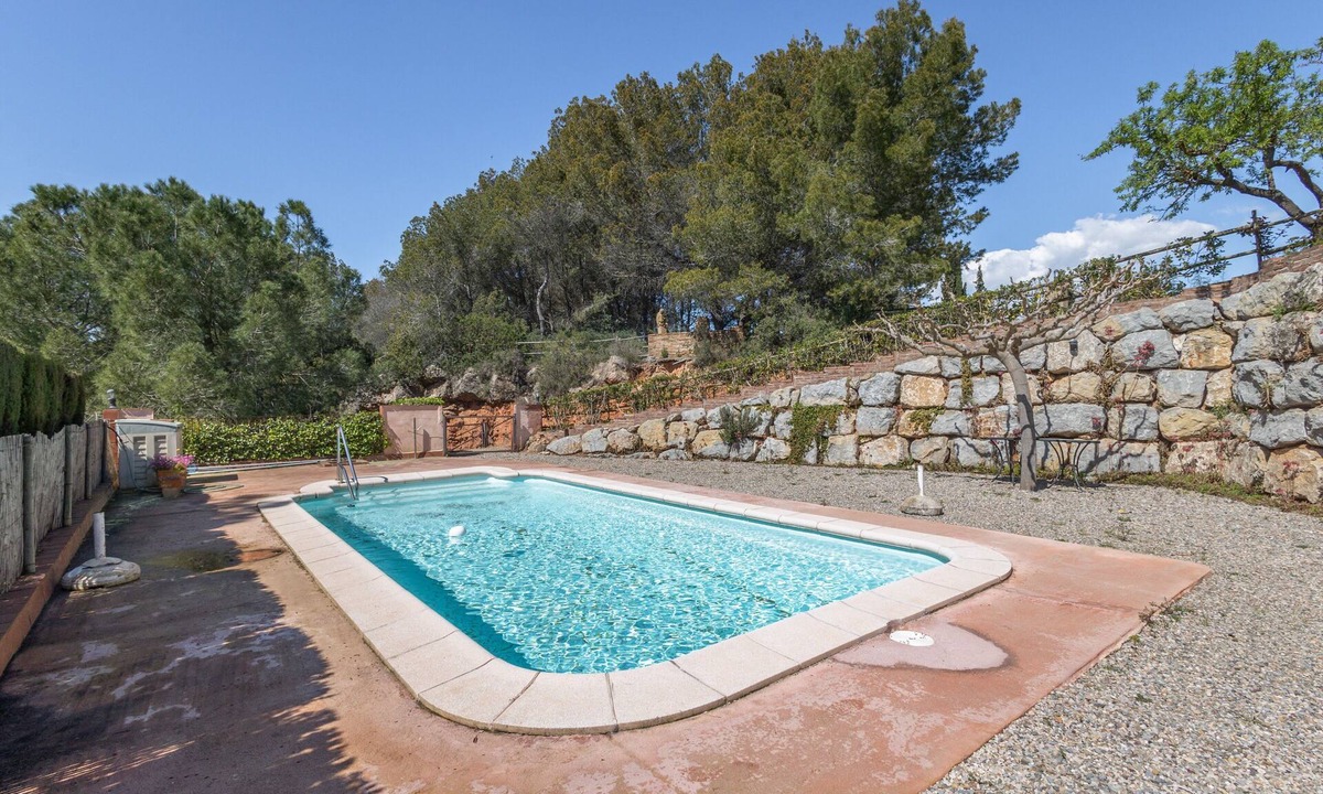 Gelida House | Country House 'Emilli' with Mountain View, Wi-Fi and Air Conditioning