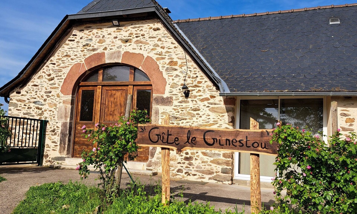Almont-les-Junies House | Country House 'Gîte Le Ginestou' with Private Terrace and Private Garden