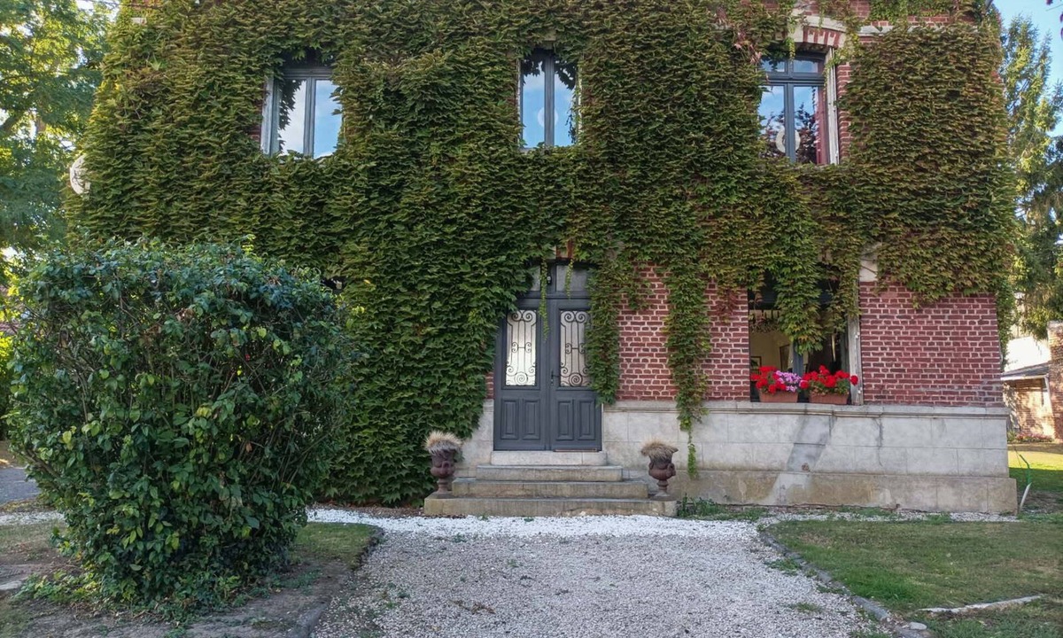 Holnon House | Country house