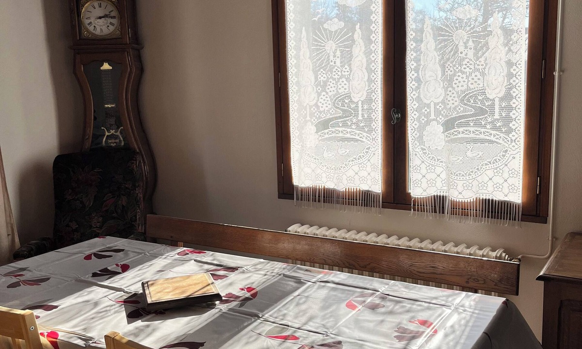 Les Ancizes-Comps House | Country house