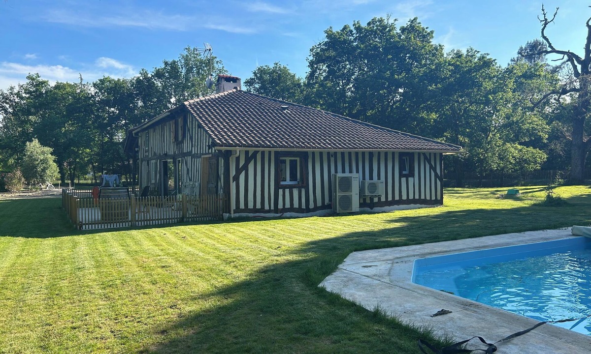 Luxey House | Country house