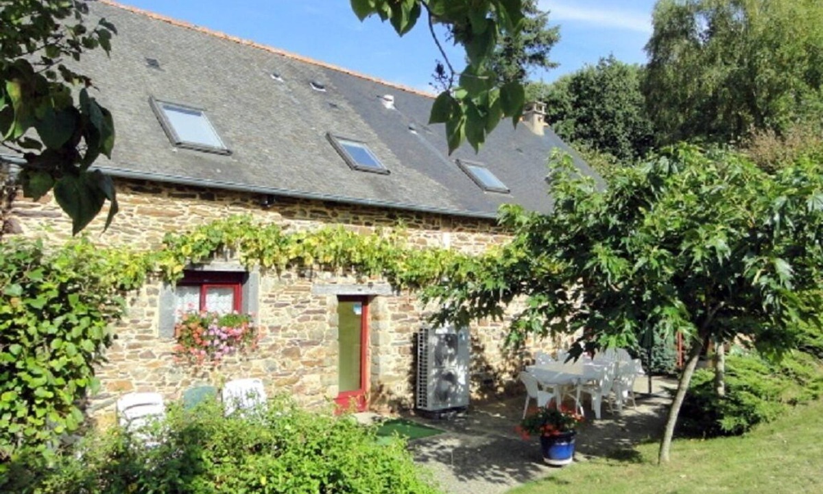 Guer Villa | Country house in