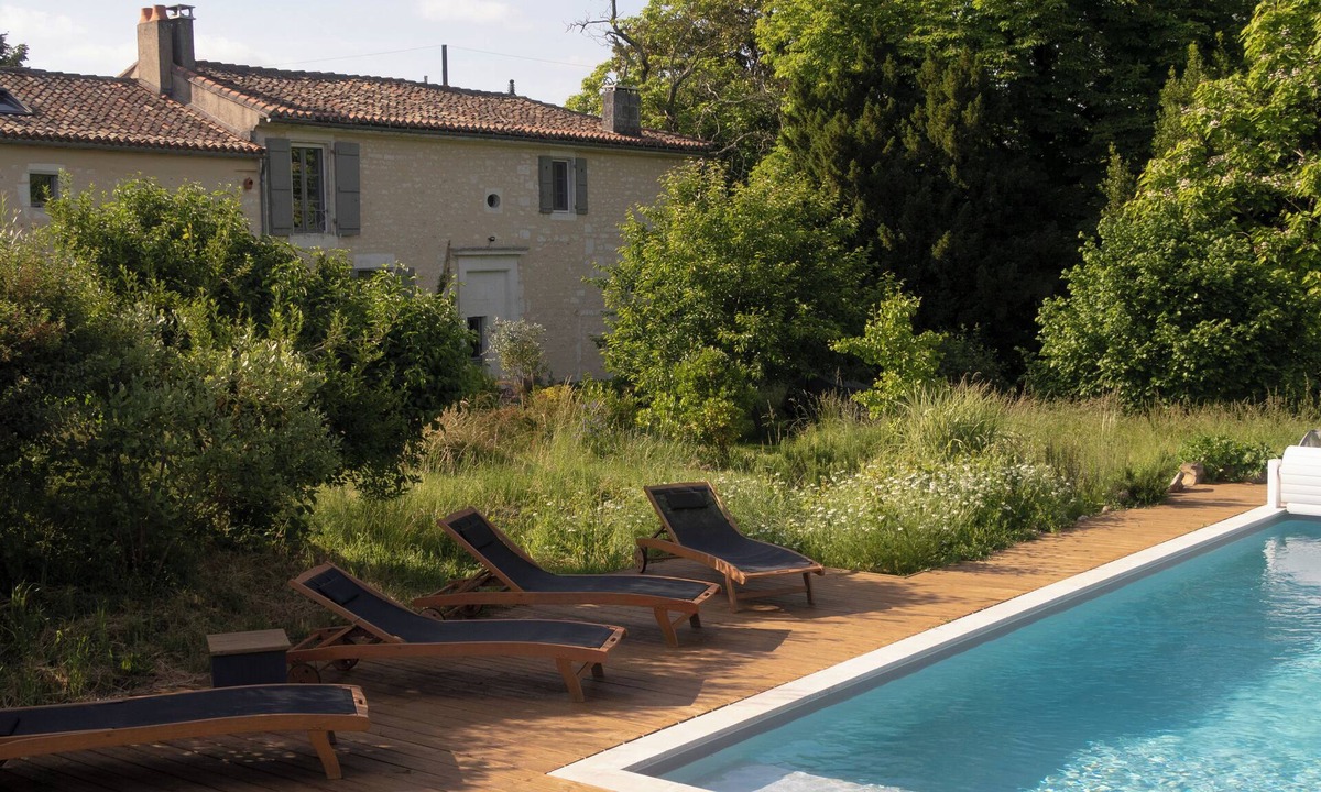 Angouleme House | Country house in town.