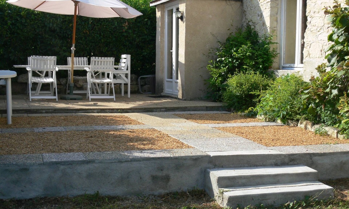Allonnes House | Country House 'La Bosnier' with Shared Pool, Shared Garden and Wi-Fi