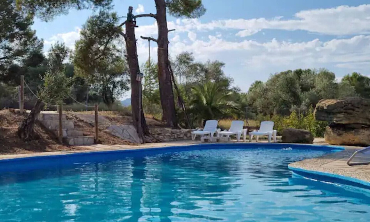 Mora d'Ebre Villa | Country House 'La Caseta' with Mountain View, Wi-Fi and Air Conditioning
