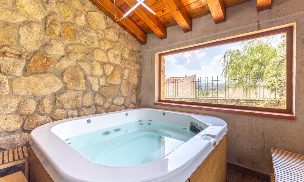 Cubillo House | Country House 'La Casa Rural Del Secretario' with Mountain View, Private Terrace and Wi-Fi