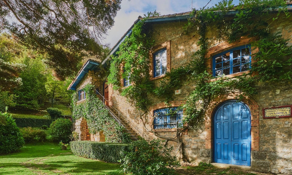 La Pola de Gordon House | Country House 'La Fabrica De Cabornera' with Mountain View and Private Garden