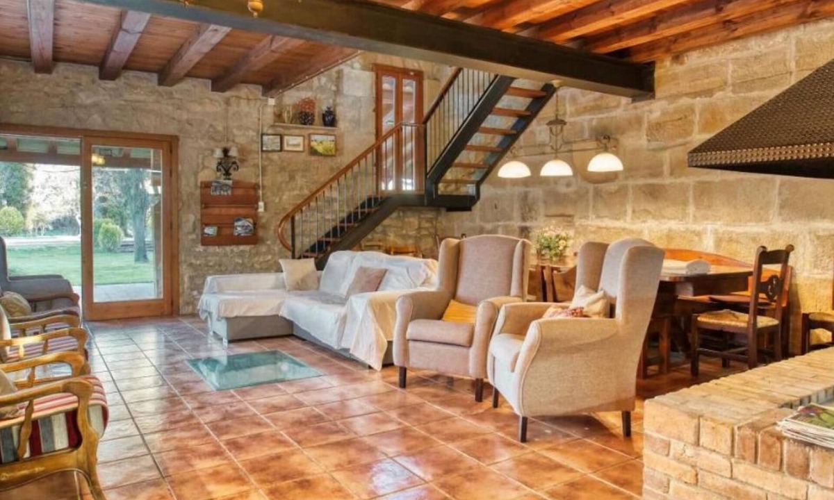 Juneda House | Country House 'Lo Molí De Juneda' with Mountain View, Private Pool and Wi-Fi
