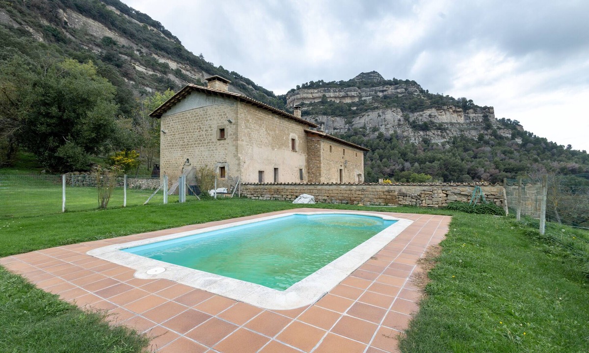 Centelles House | Country House 'Mas Vinyoles' with Mountain View, Private Pool and Wi-Fi