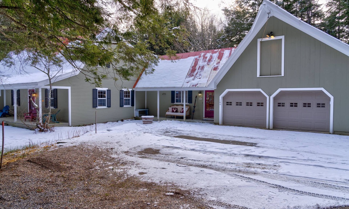 Plymouth House | Country house minutes from Killington and Okemo
