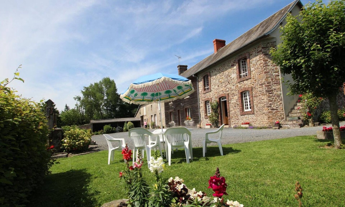 Cerisy-la-Salle Cottage | Country house, pets allowed - 6 guests