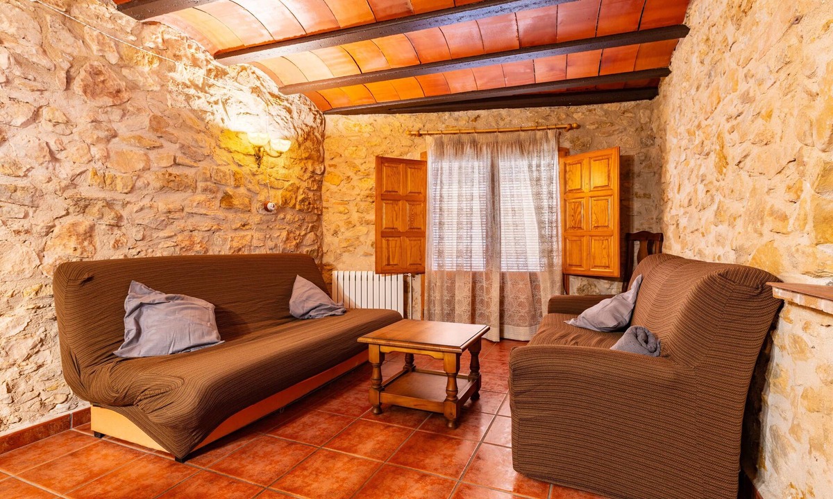Albocasser House | Country House 'Virginia' with Mountain View and Balcony