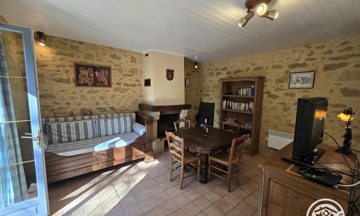 Carlux Cottage | Country house with fireplace and BBQ in Carlux