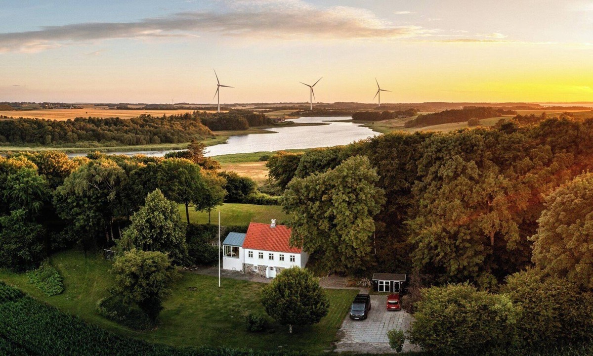 Ronbjerg House | Country house with fjord views at Harre Vig