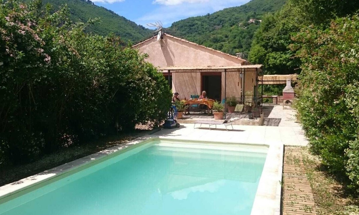 Mars House | Country house with private pool. Sleeps 4. Ideal for hiking.