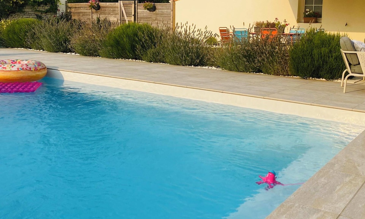 Chasnais House | Country house with private pool 20 min from the ocean