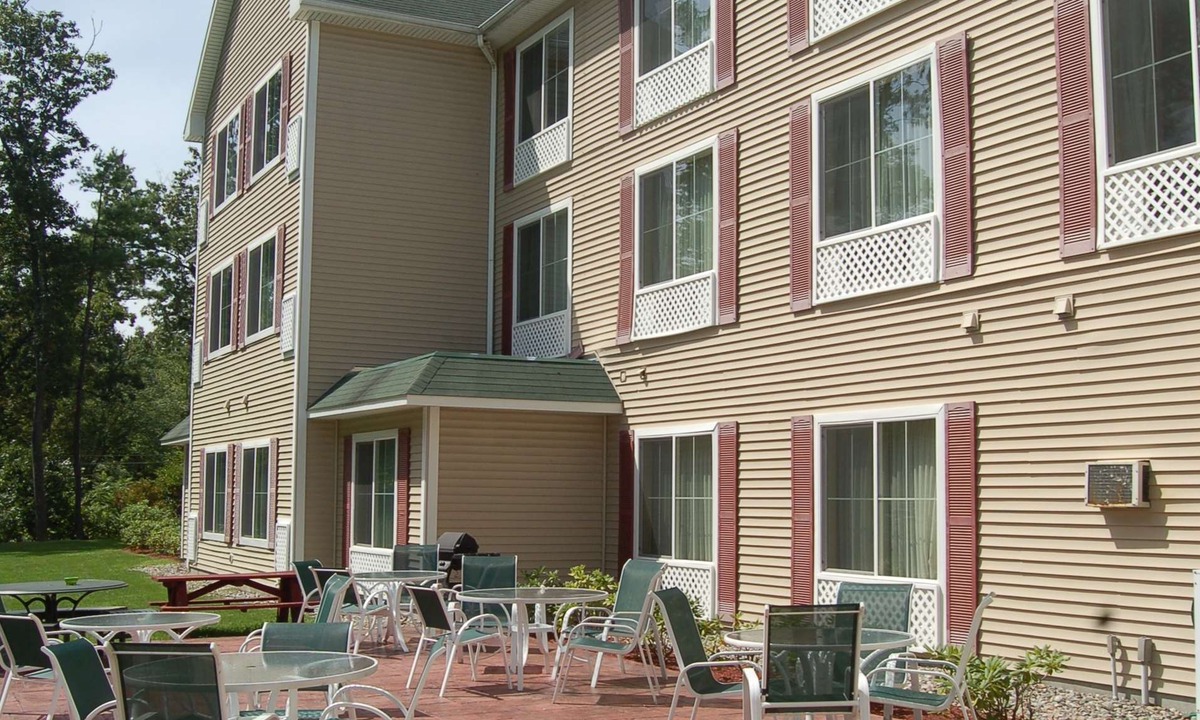 Queensbury Hotel | Country Inn & Suites by Radisson, Lake George (Queensbury), NY