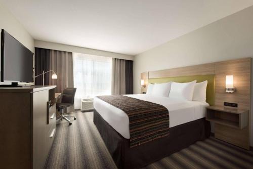 Indianola Hotel | Country Inn & Suites by Radisson, Indianola, IA