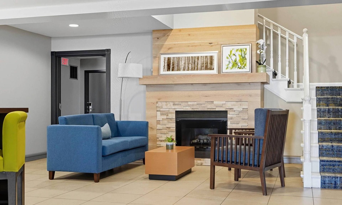 North Industrial Hotel | Country Inn & Suites by Radisson, Saskatoon, SK