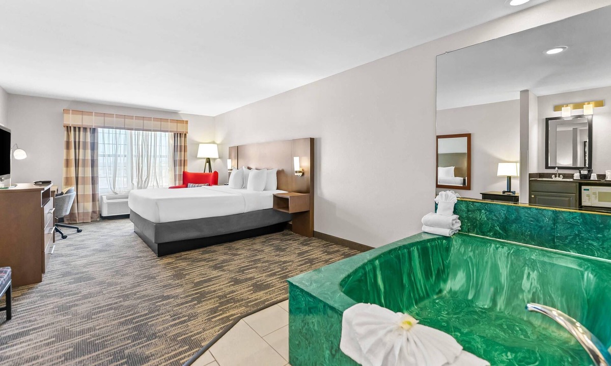 Kenosha Hotel | Country Inn & Suites by Radisson Kenosha - Pleasant Prairie